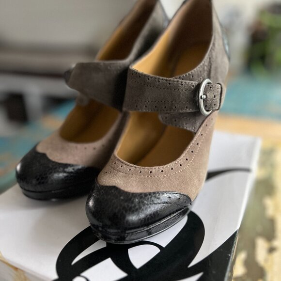 Nine West Vintage Styled Mary Jane Stiletto, Size 7 - Picture 2 of 7